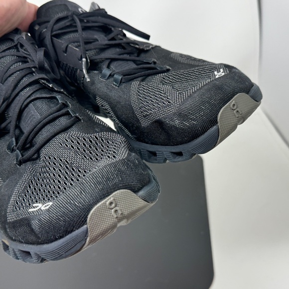 On Cloud helion running Training Shoes size 12 mens heel lining hole - Picture 10 of 15